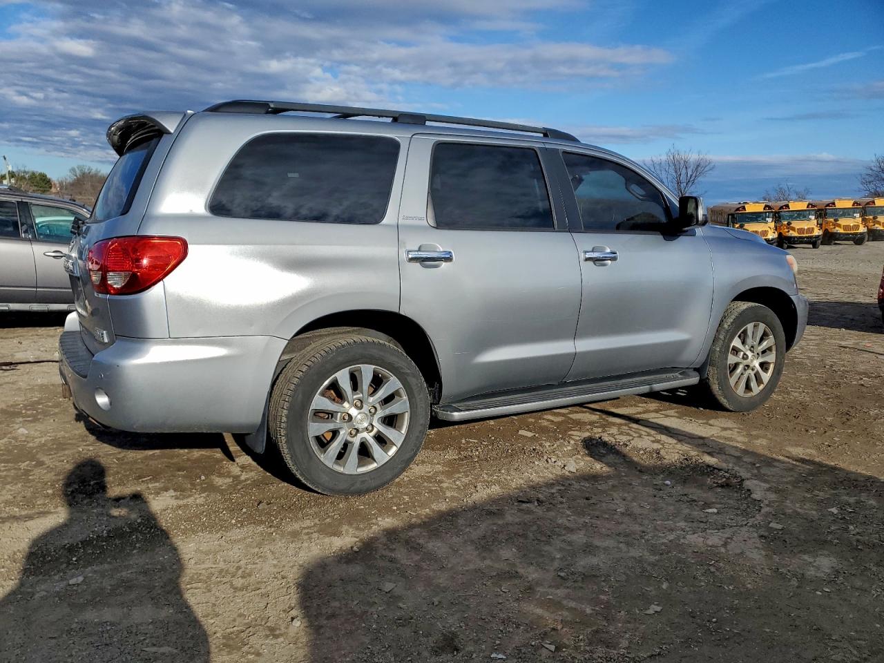 Toyota Sequoia Limited Image 10