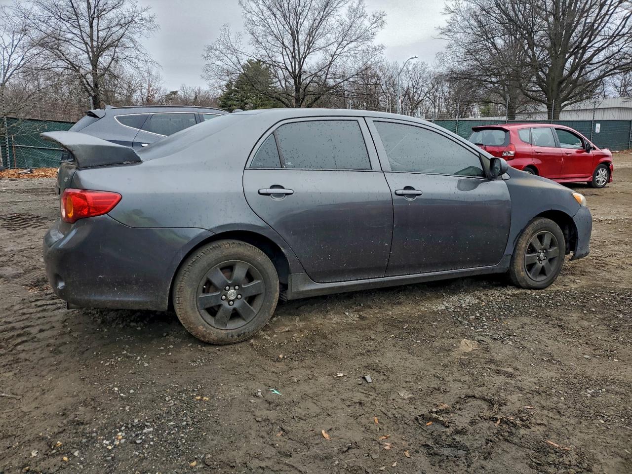 Toyota Corolla Base Image 9