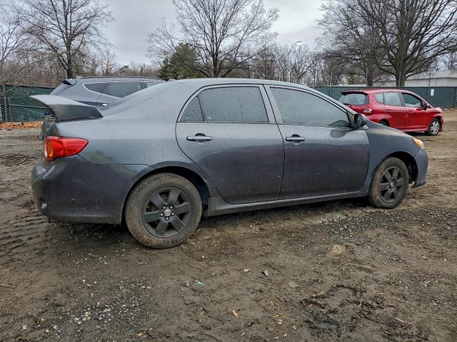 Toyota Corolla Base Image 9
