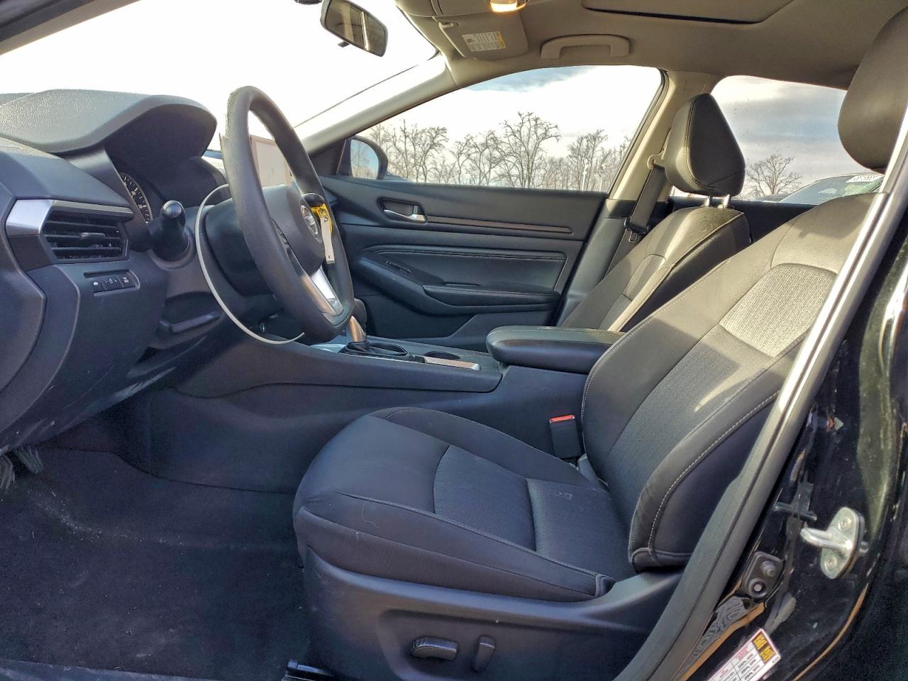 Nissan Altima S Image 12