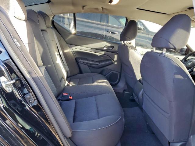 Nissan Altima S Image 10