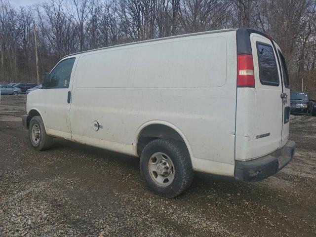 Chevrolet Express Image 8