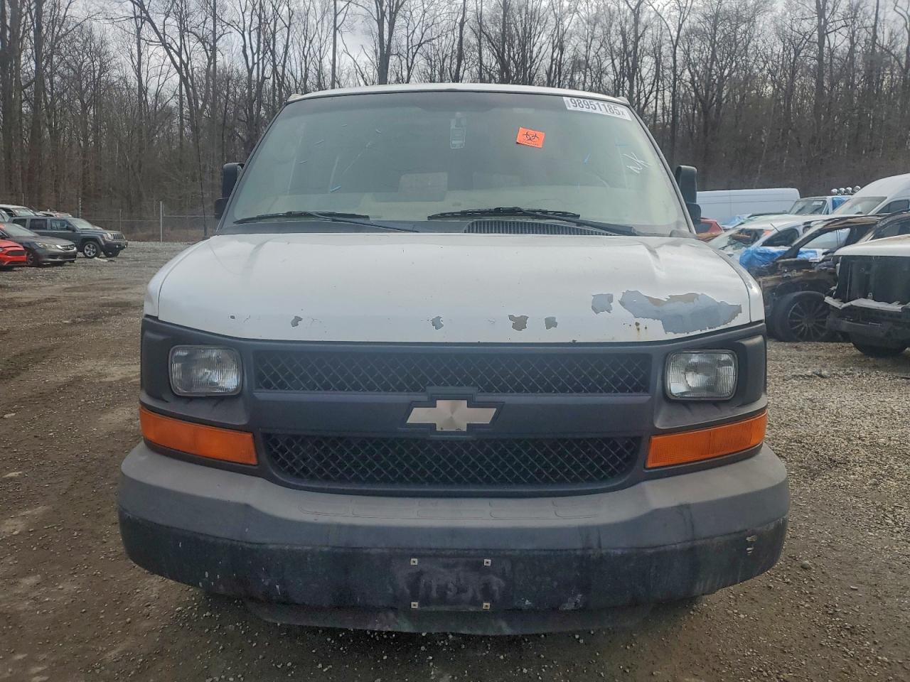 Chevrolet Express Image 7