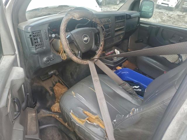 Chevrolet Express Image 9