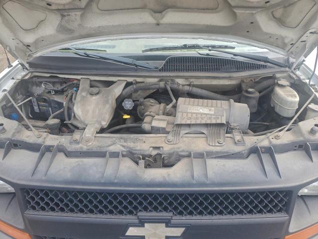 Chevrolet Express Image 11