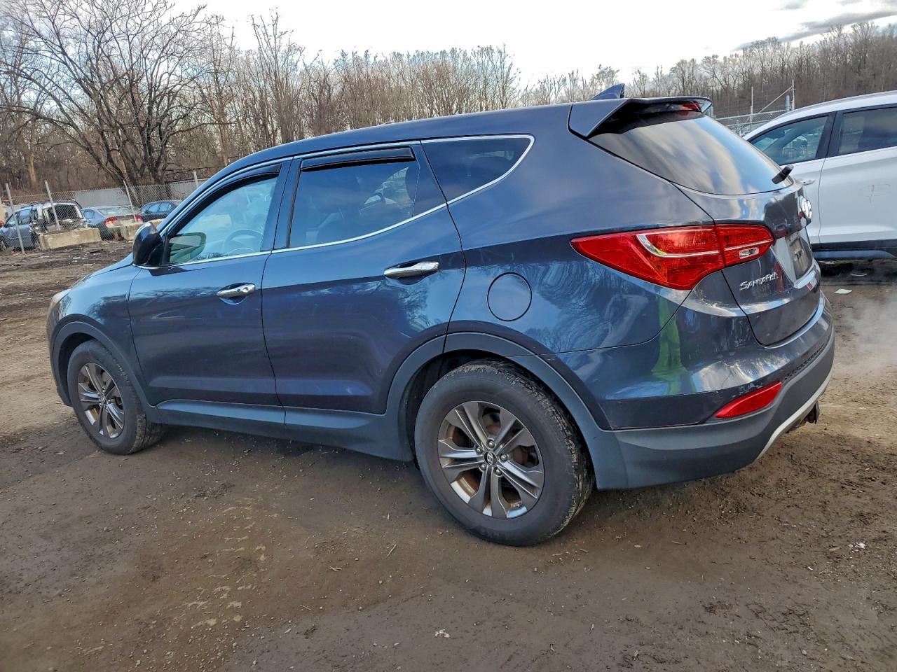 Hyundai SANTA FE Image 2