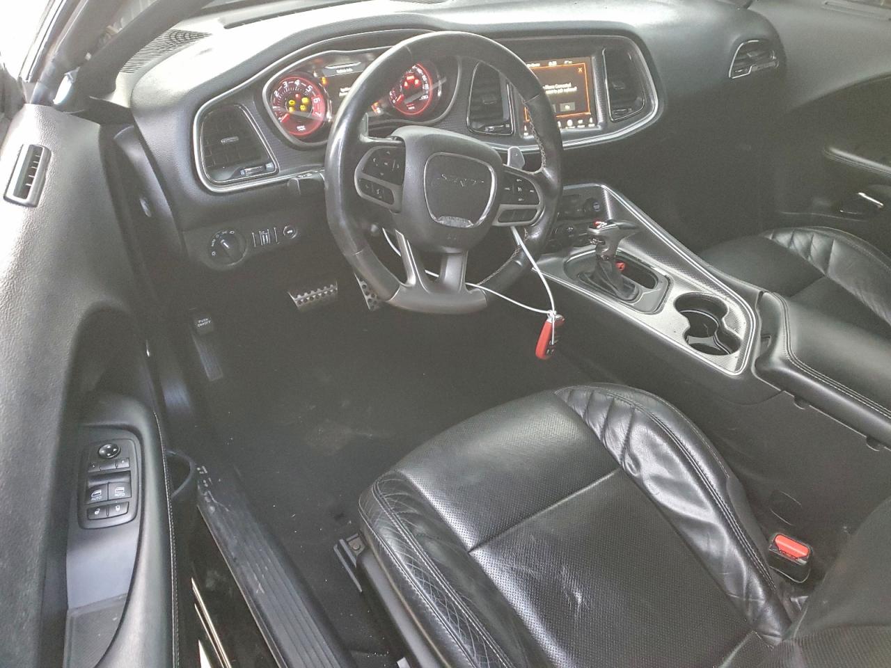 Dodge Challenger Sxt Image 2