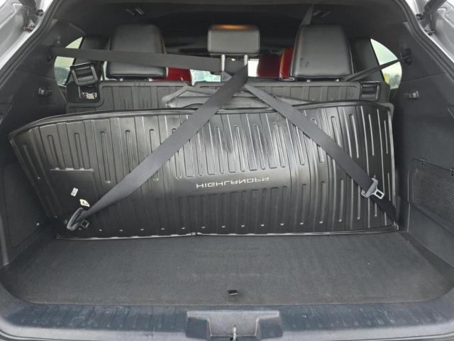 Toyota Highlander Xse Image 7