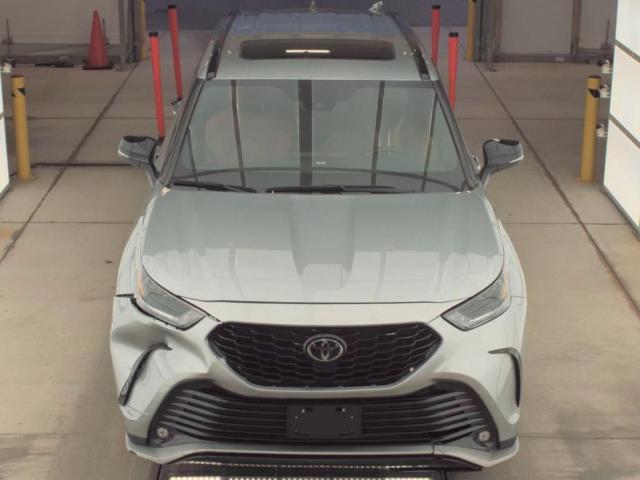 Toyota Highlander Xse Image 12