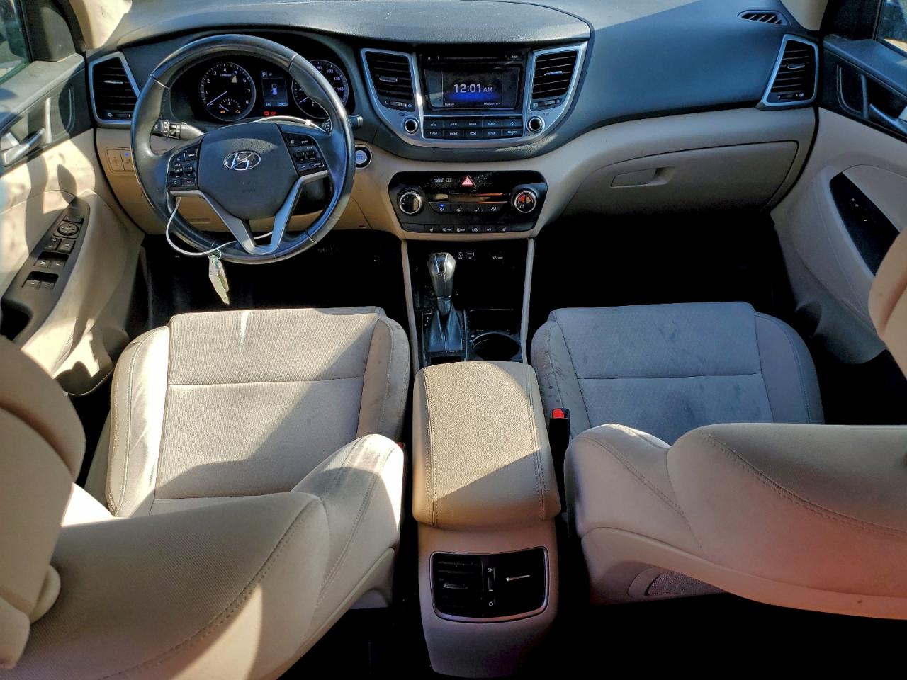 Hyundai TUCSON Limited Image 8