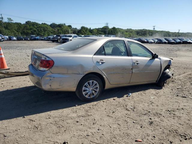 Toyota Camry Le Image 3