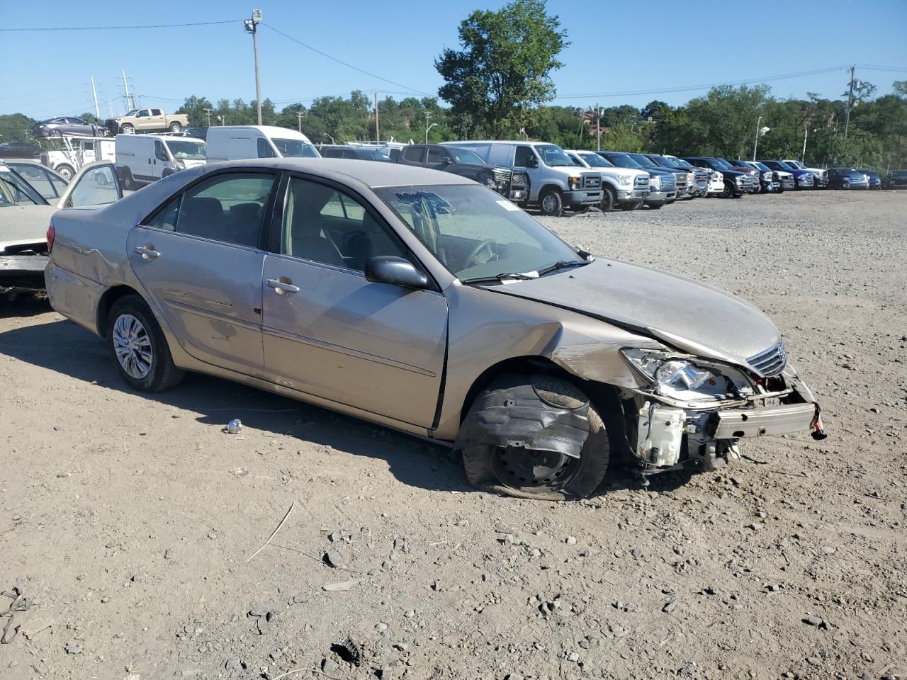 Toyota Camry Le Image 9