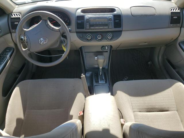 Toyota Camry Le Image 6