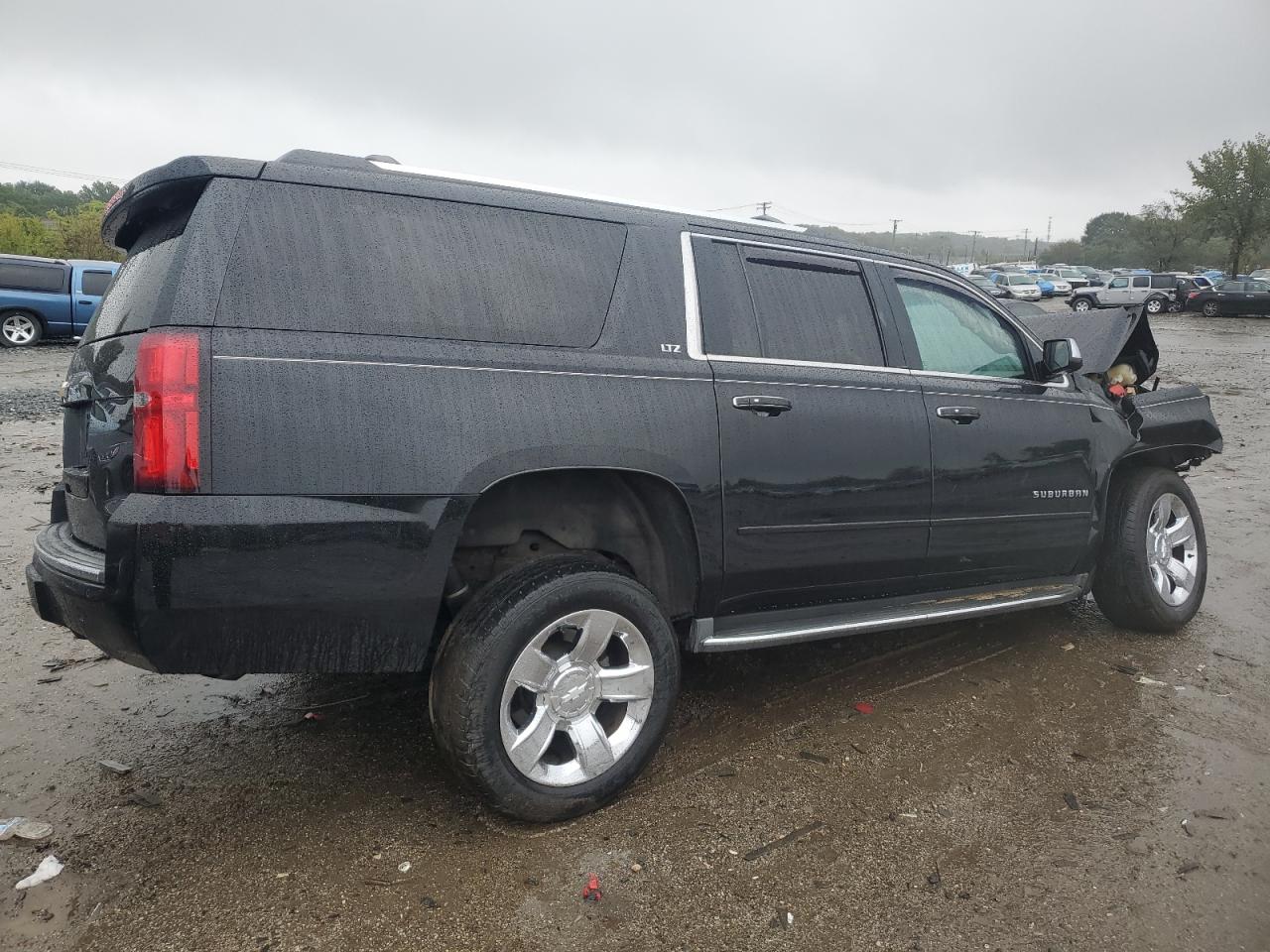 Chevrolet Suburban K1500 Ltz Image 4