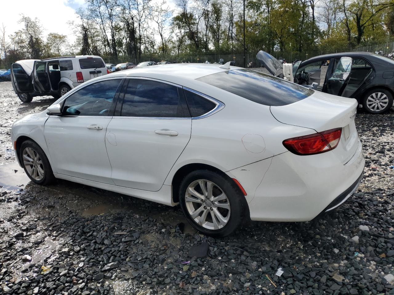 Chrysler 200 Limited Image 6