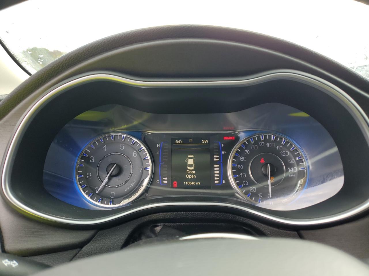 Chrysler 200 Limited Image 8