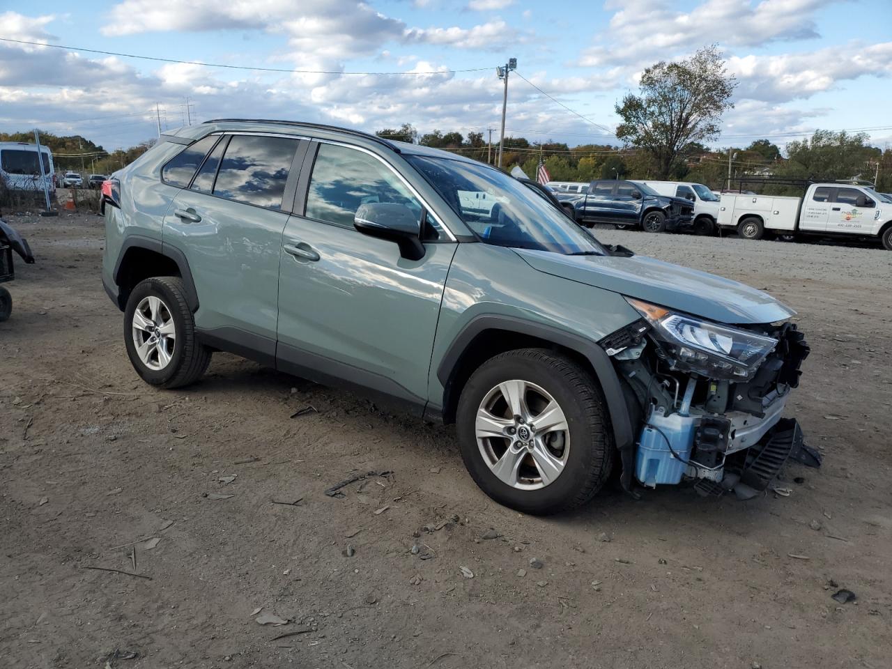 Toyota RAV4 Xle Image 4