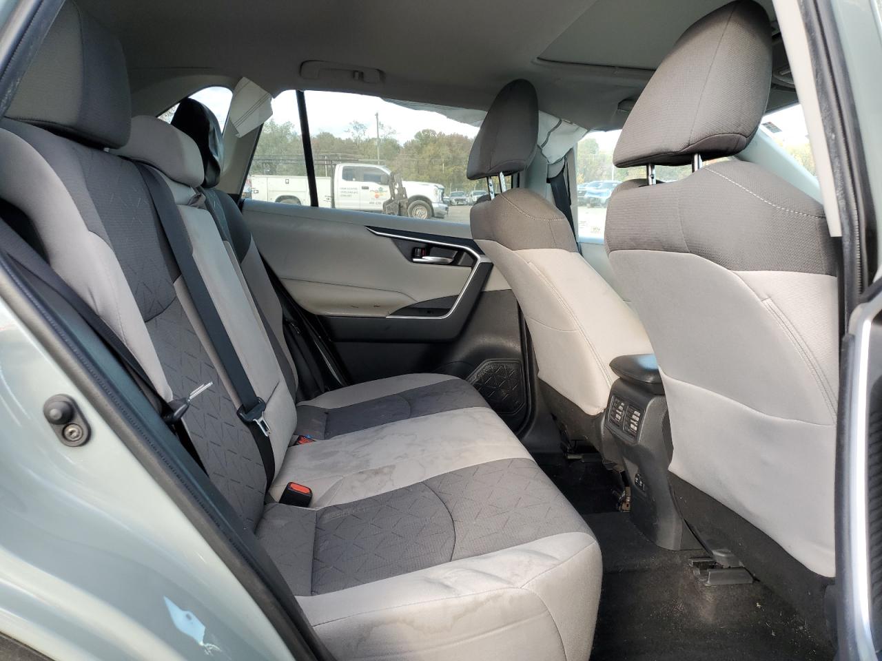 Toyota RAV4 Xle Image 11