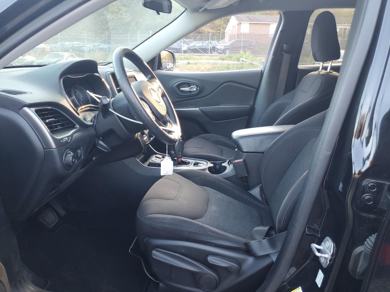 Jeep Grand Cherokee Latitude Image 6