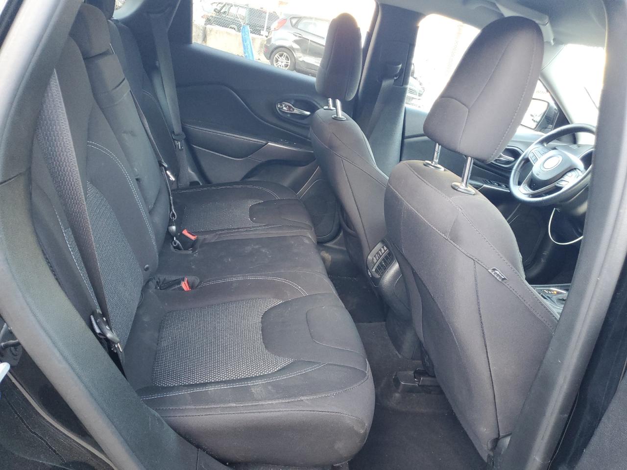 Jeep Grand Cherokee Latitude Image 11