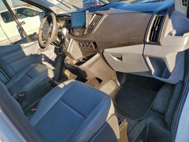 Ford Transit T-250 Image 8