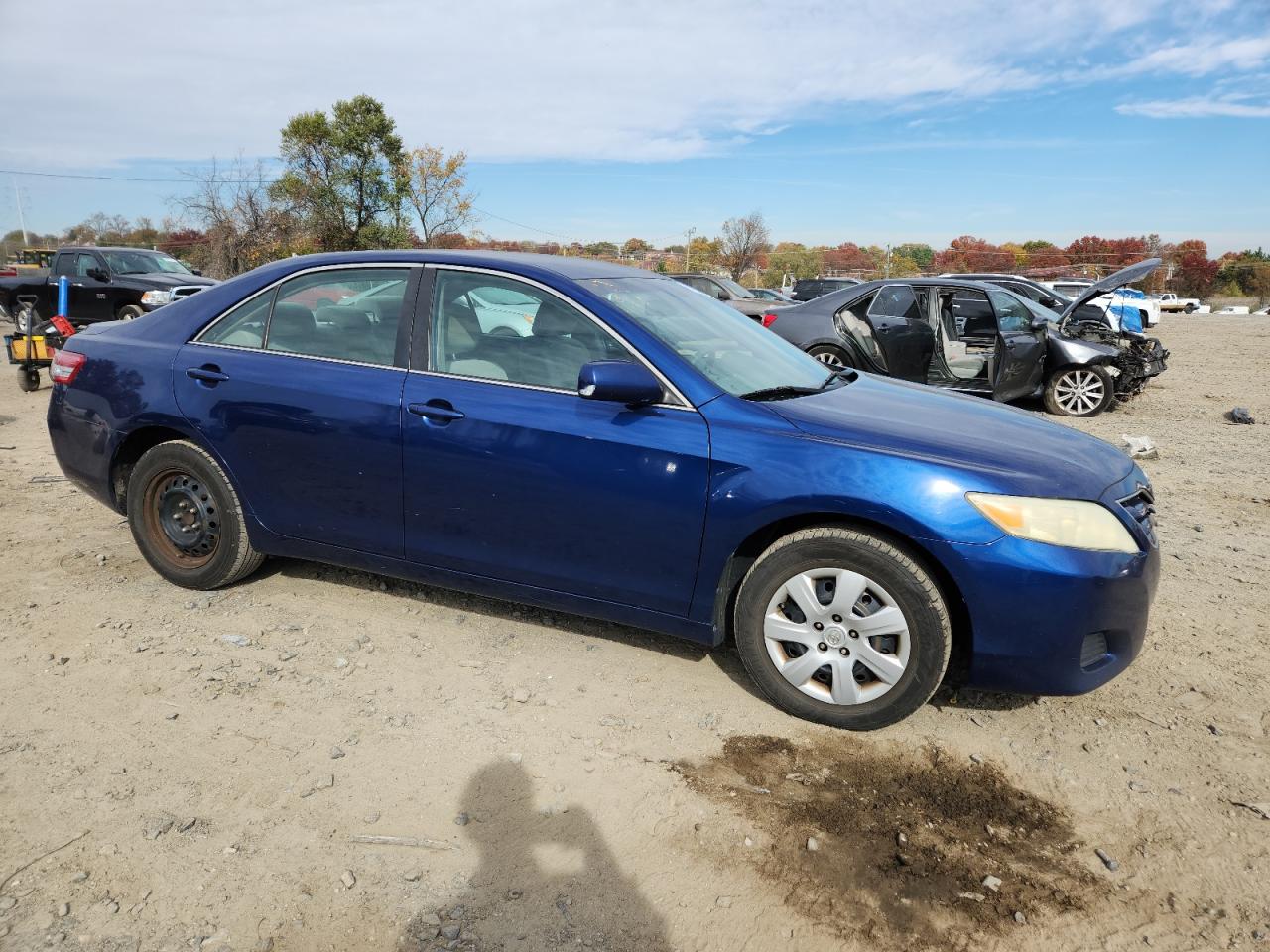Toyota Camry Base Image 12