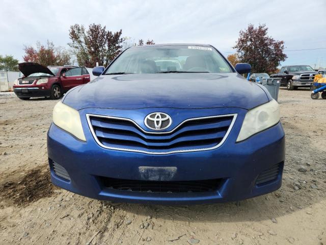 Toyota Camry Base Image 9