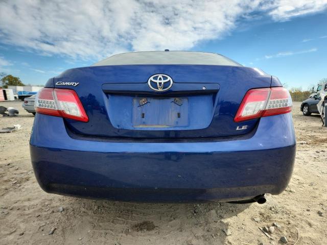 Toyota Camry Base Image 7