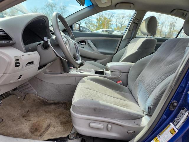 Toyota Camry Base Image 8