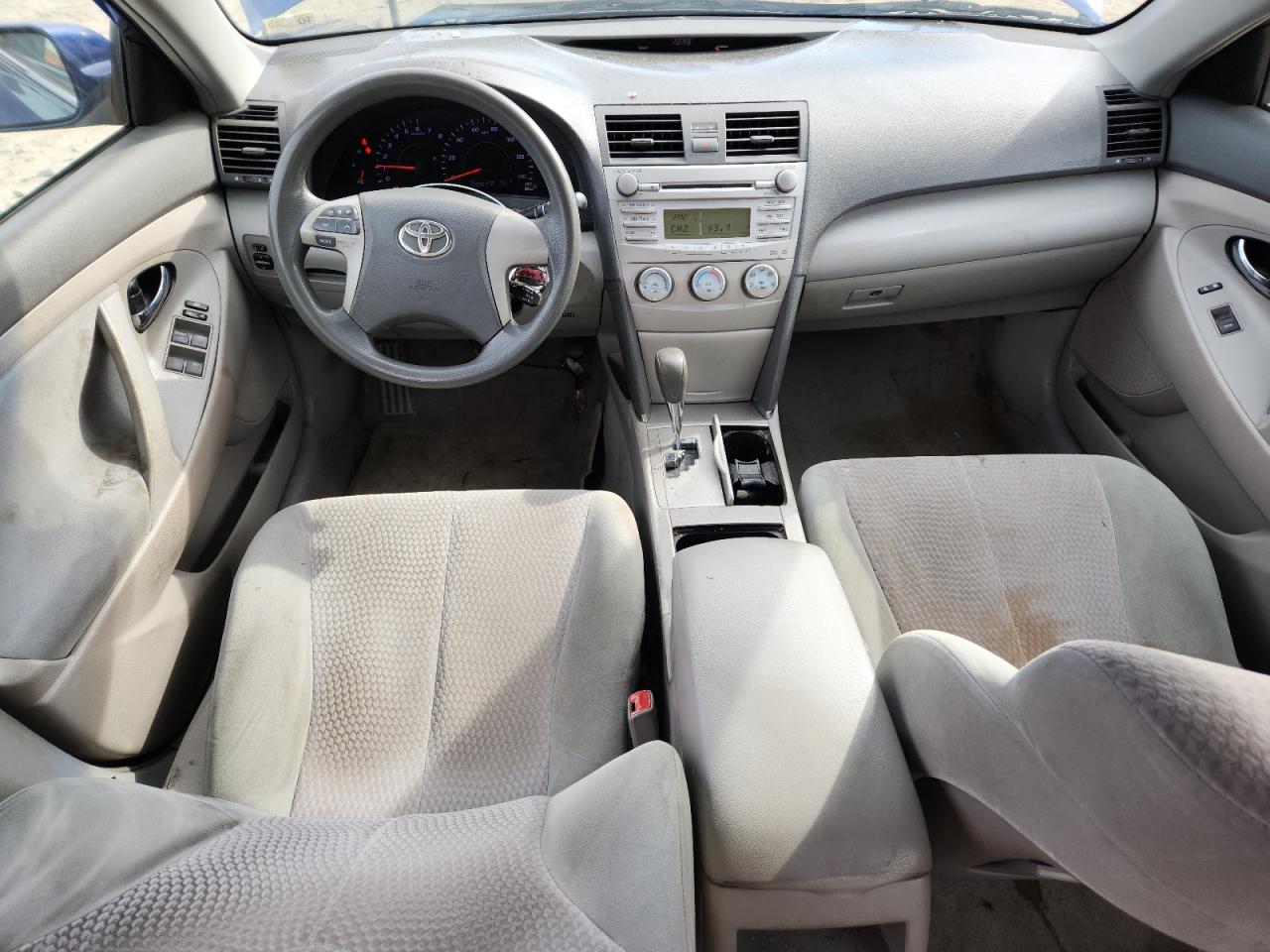 Toyota Camry Base Image 11