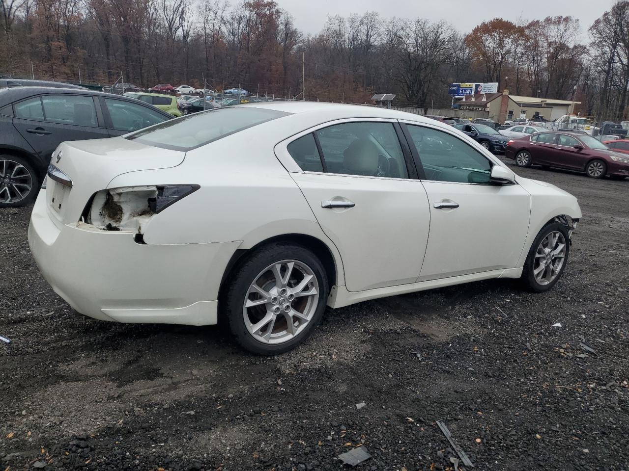 Nissan Maxima S Image 11