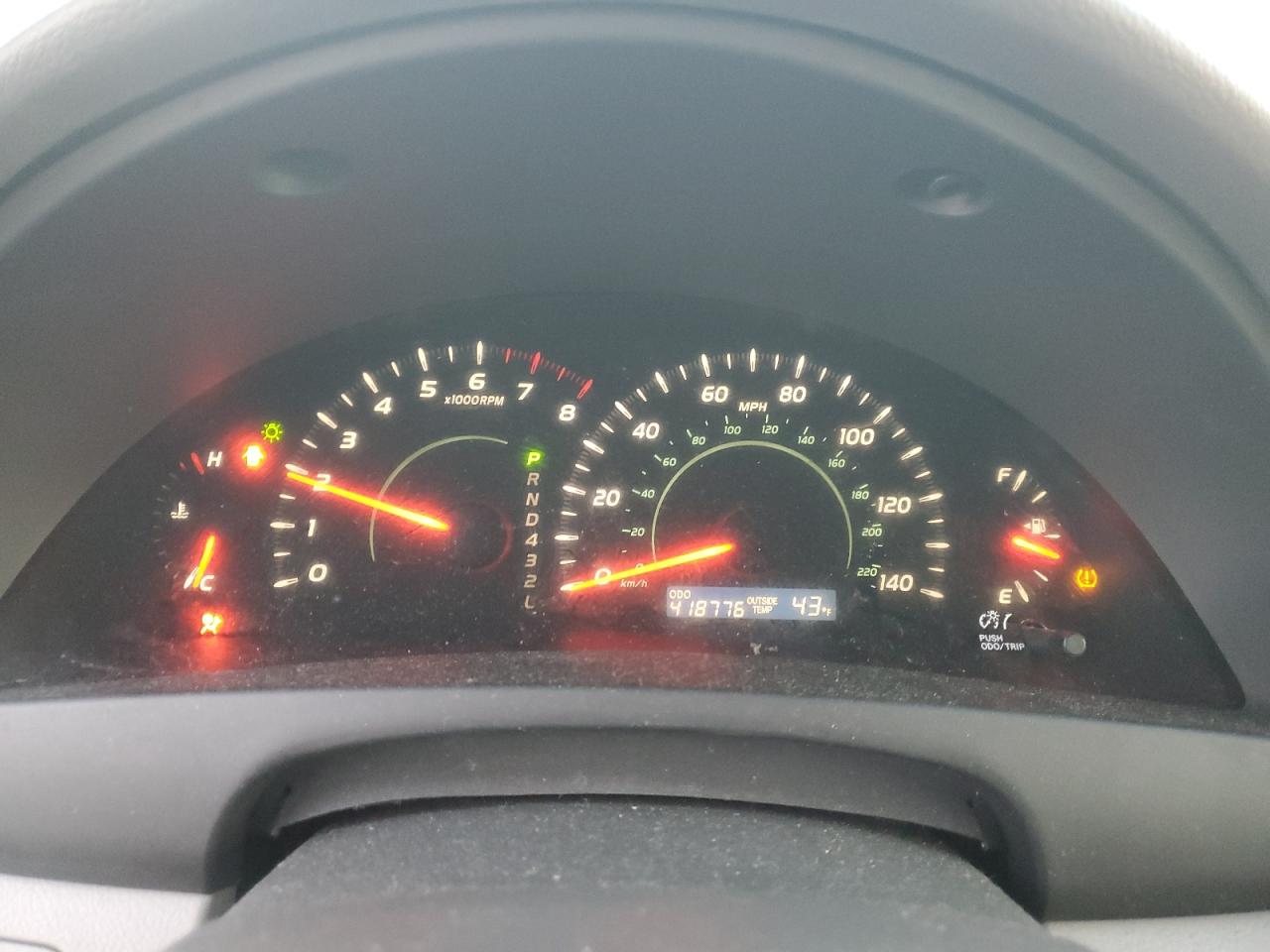 Toyota Camry Base Image 12