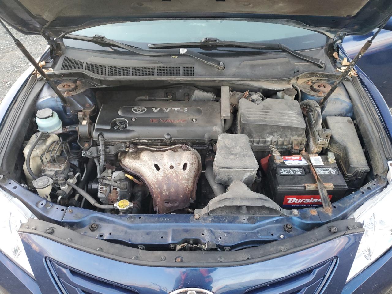 Toyota Camry Base Image 9