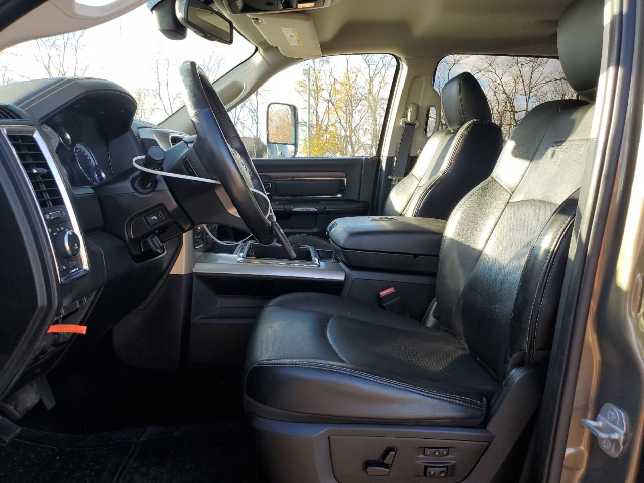 Ram 1500 Laramie Image 11