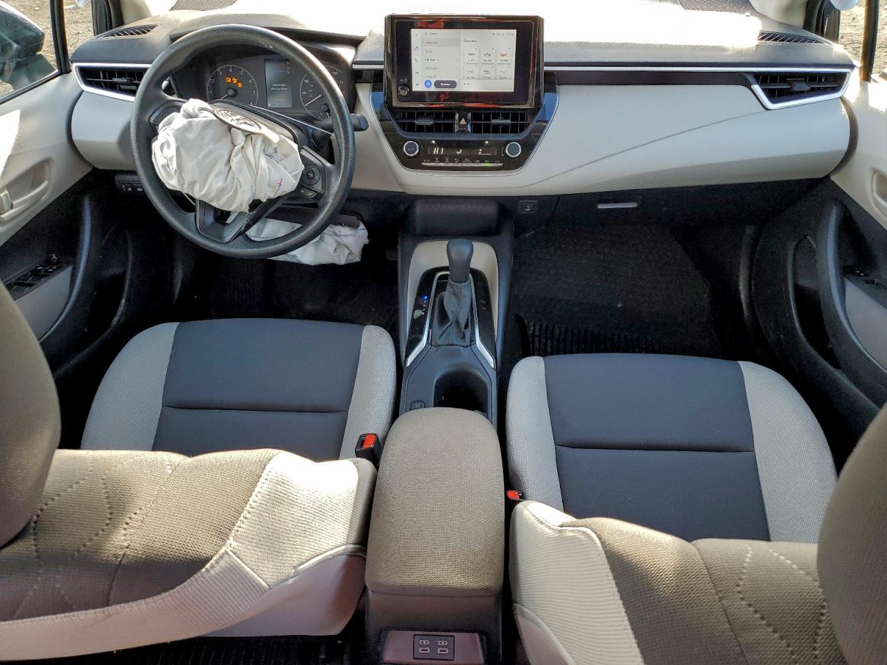 Toyota Corolla Le Image 10