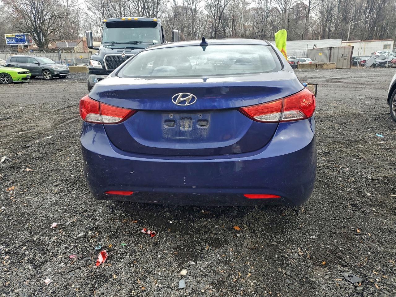 Hyundai ELANTRA Gls Image 4