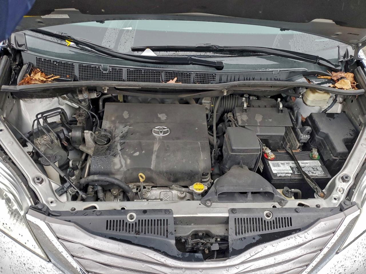 Toyota Sienna Xle Image 10
