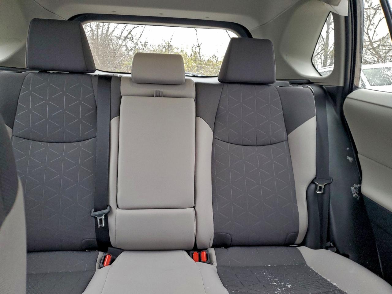 Toyota RAV4 Xle Image 3