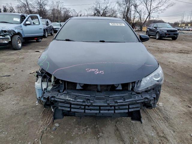 Toyota Camry Le Image 7