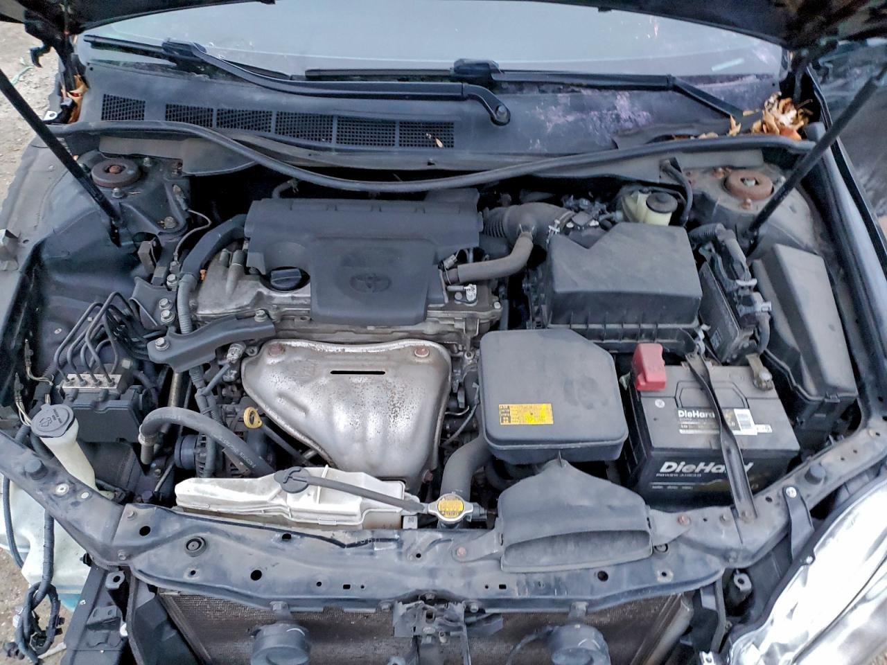 Toyota Camry Le Image 12