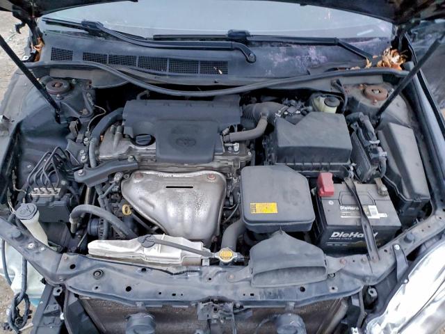 Toyota Camry Le Image 12