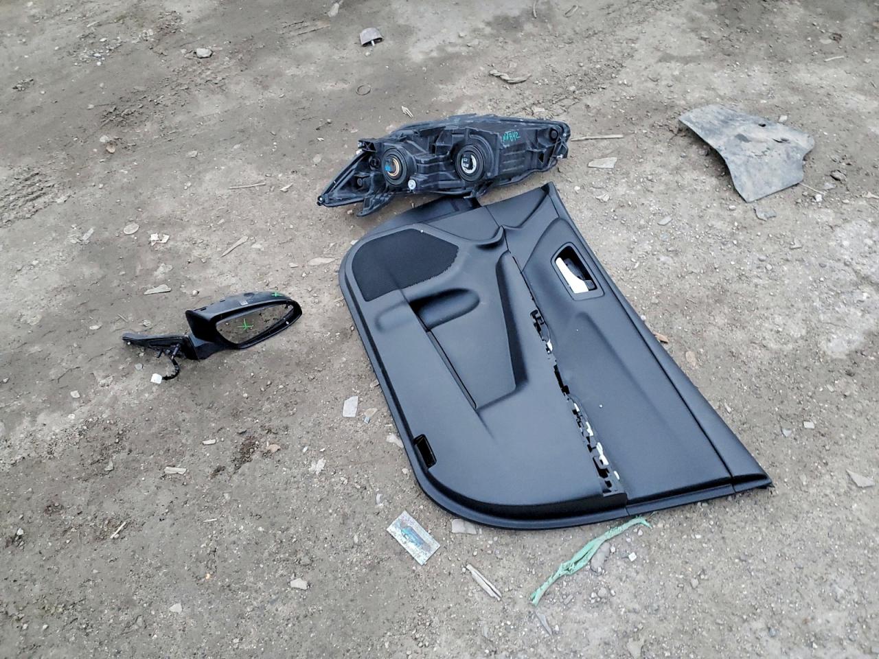 Toyota Camry Le Image 9