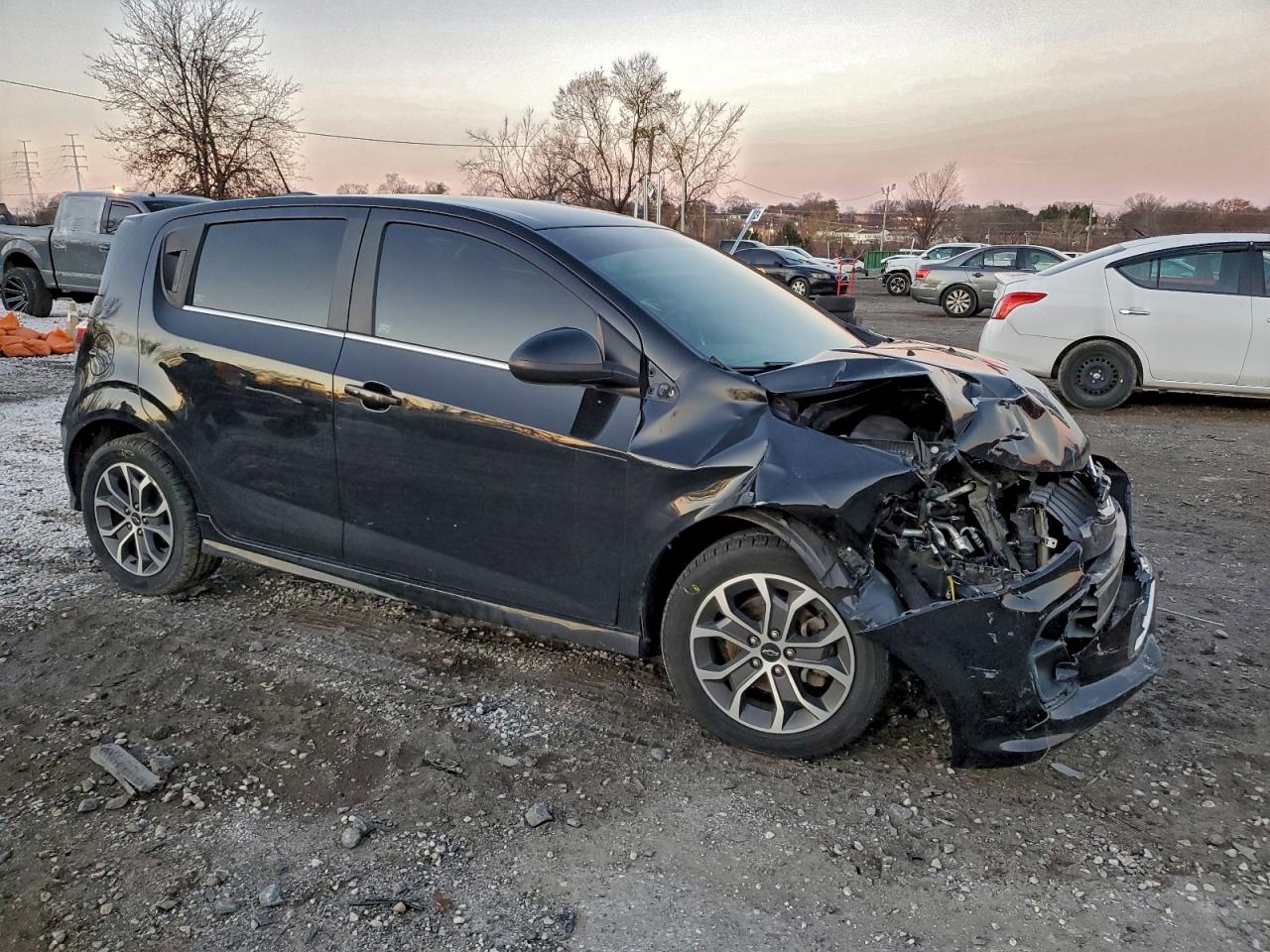 Chevrolet Sonic Lt Image 12