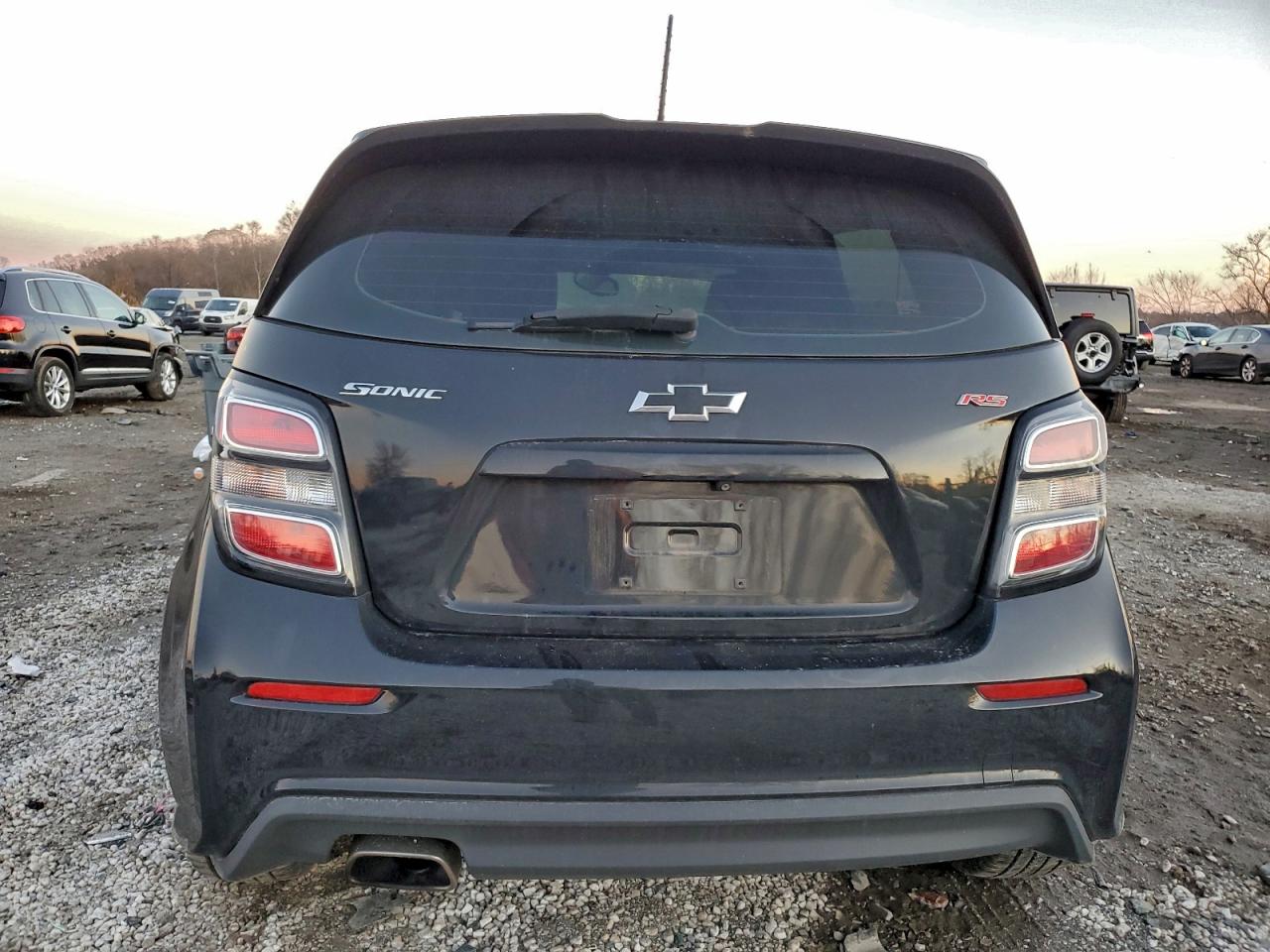 Chevrolet Sonic Lt Image 2