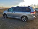 Toyota Sienna Le Image 2