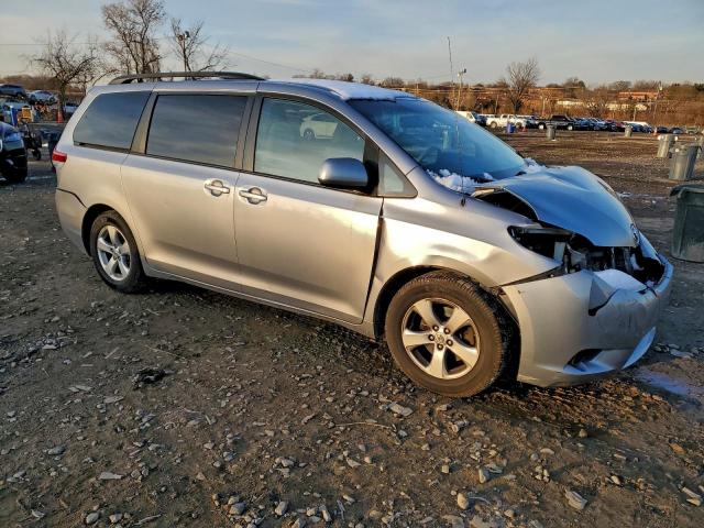 Toyota Sienna Le Image 7