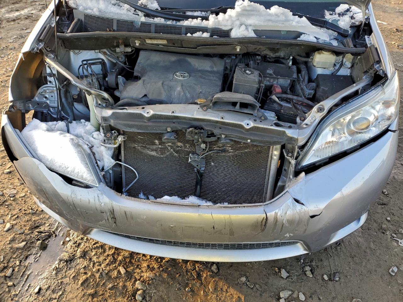 Toyota Sienna Le Image 11