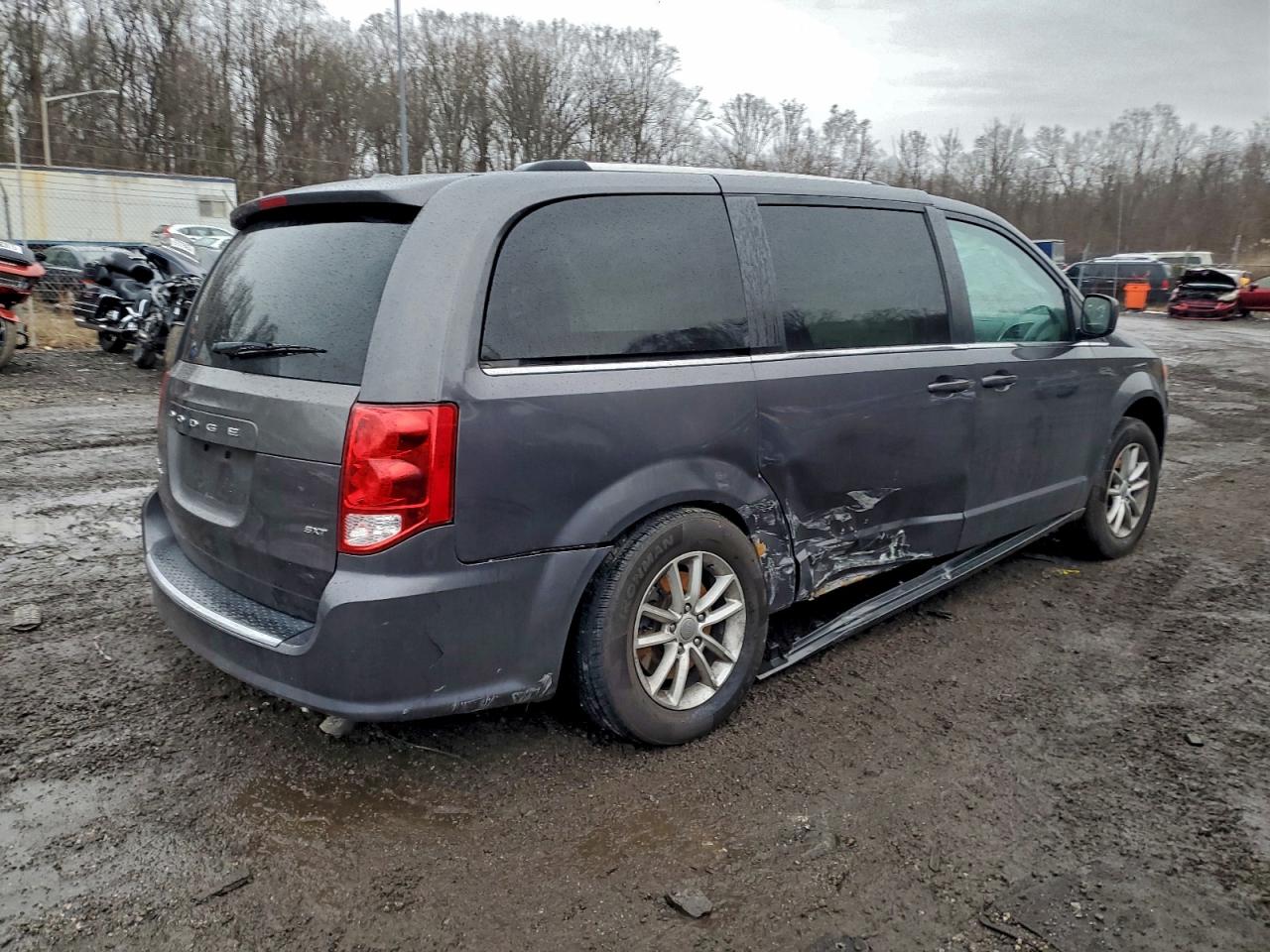 Dodge Caravan Sxt Image 2