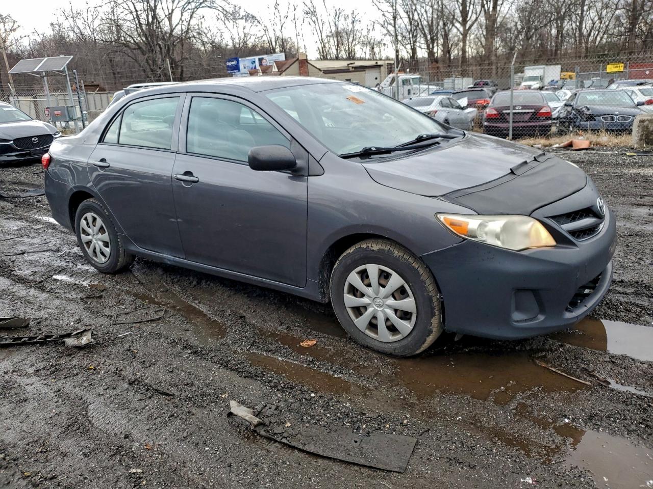 Toyota Corolla Base Image 2