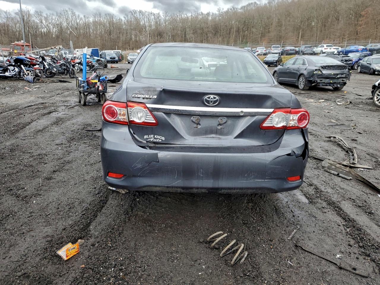 Toyota Corolla Base Image 6